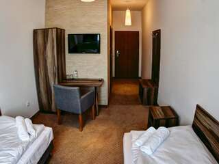 Отель Hotel Serby Глогув Двухместный номер с 1 кроватью и собственной ванной комнатой-6